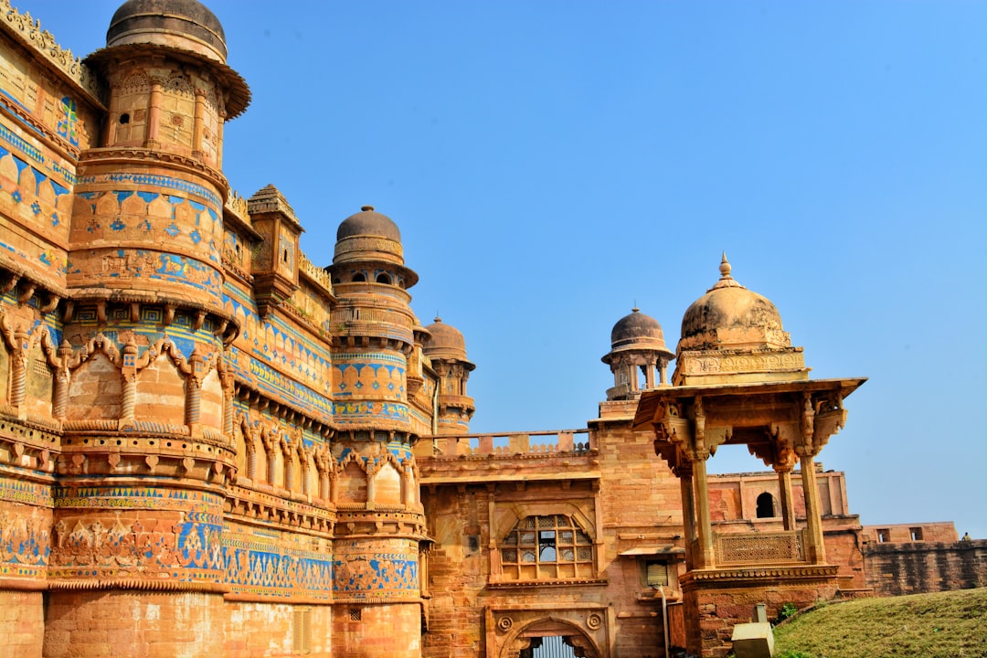 Delhi to Gwalior Taxi