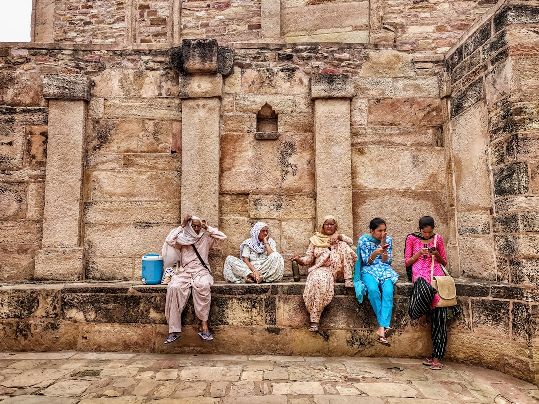 Delhi to Gwalior Taxi